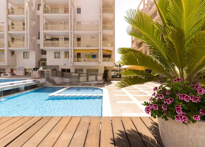 Novelty Iii Arysal 3 Apartment